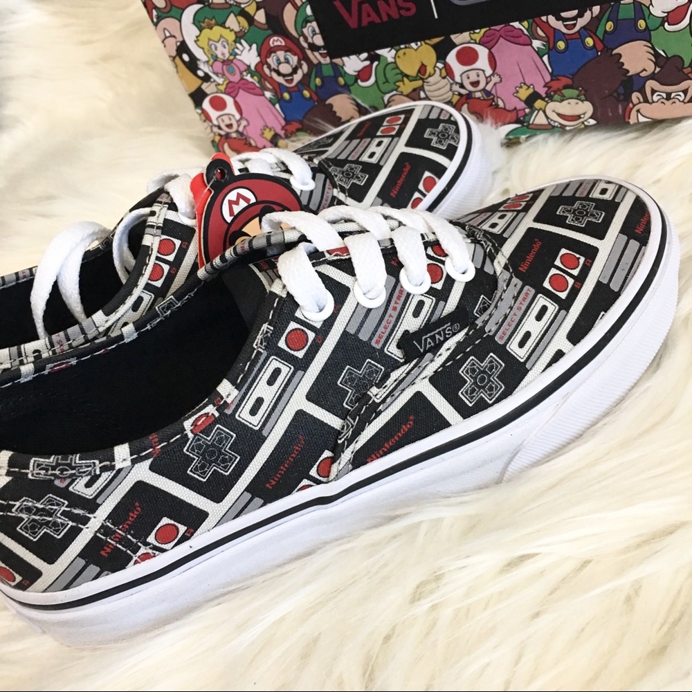 Vans X Nintendo Controller Authentic size 2.5 kids - Picture 6 of 8